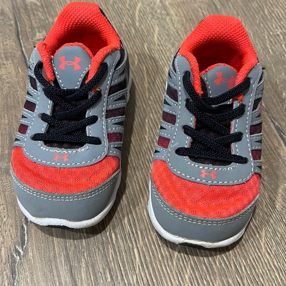 Under Armour Shoes for boys, Size 5
